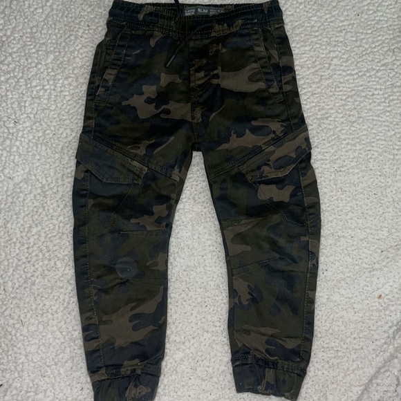 Toddler clothes for boys 2T-4T - Picture 8 of 12